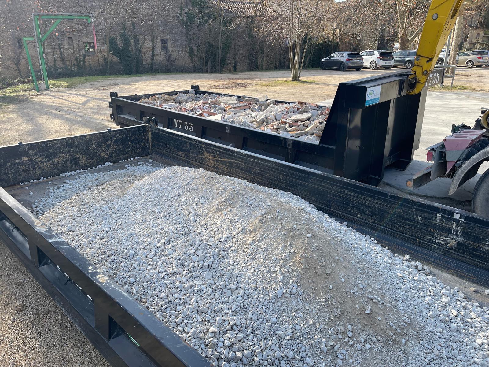Benne chantier pour artisan : comment choisir le bon volume de benne pour vos gravats – guide de location de benne pour professionnels